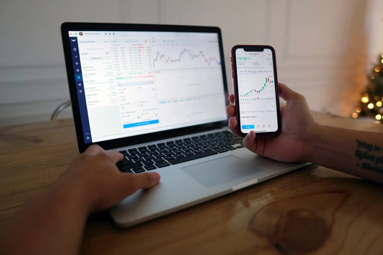 „Bitcoin“ atsipirkimas iki 64 000 USD grąžina pridėtines išlaidas į rinką